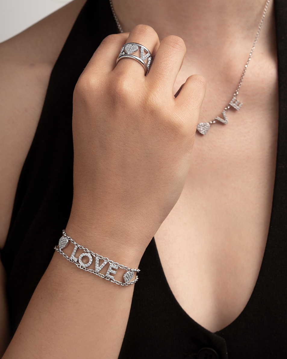 Bracciale con scritta Love
