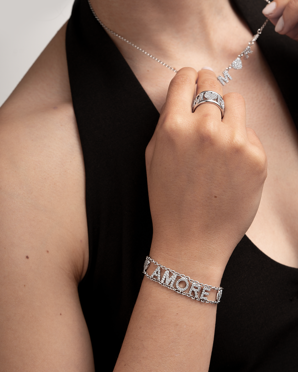 Bracciale con scritta Amore