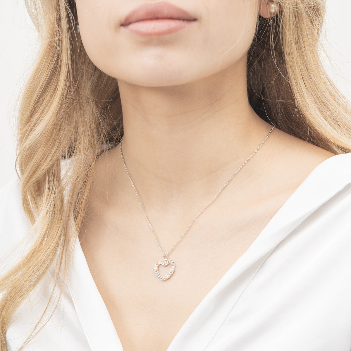 gid://shopify/Product/15504921985408_2