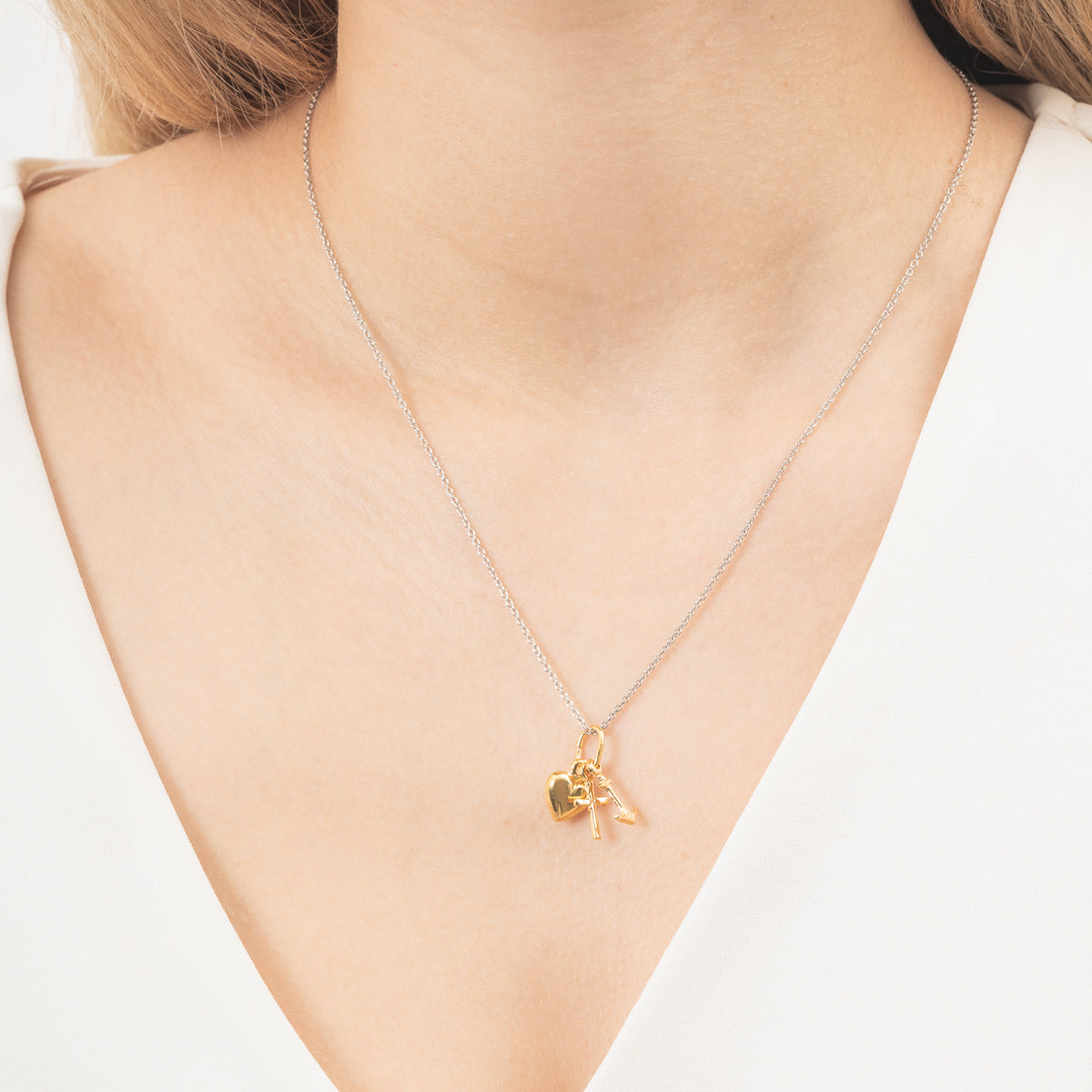 gid://shopify/Product/15504923427200_2